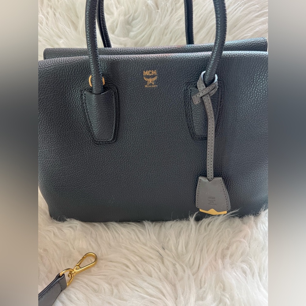 NWOT MCM PHANTOM MILLA 2 way - Picture 3 of 15